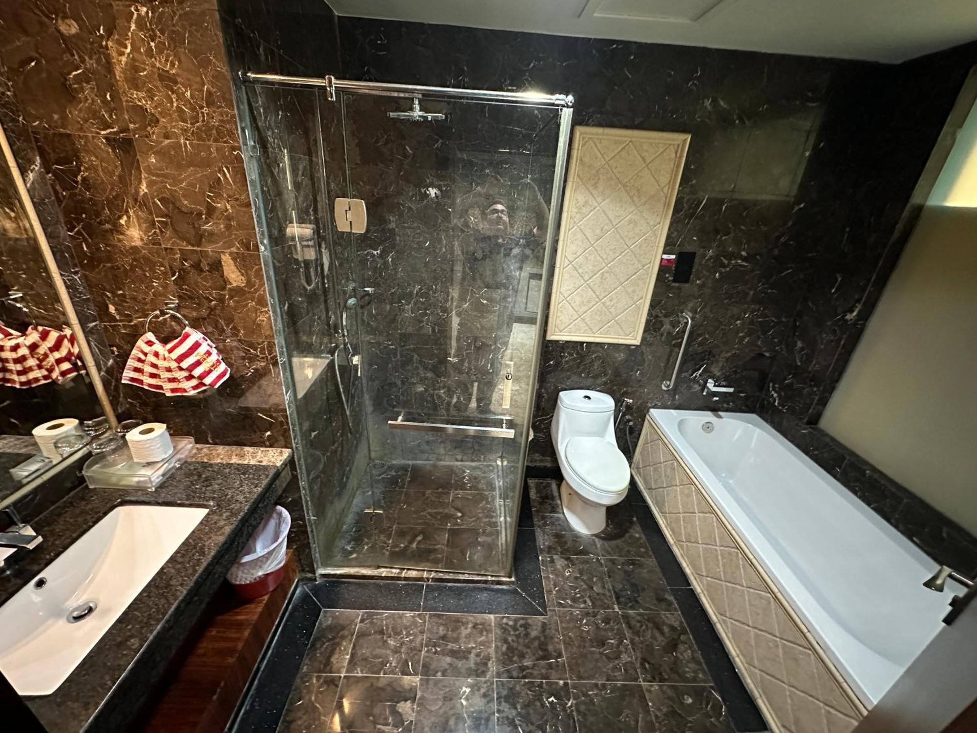 Meritz Hotel Miri Eksteriør bilde